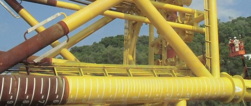 Corrosion protection for splash zone on oil platform